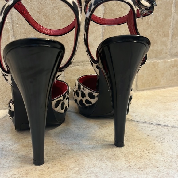 Nine West faux giraffe heels - Picture 2 of 6